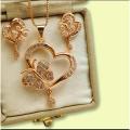 Heart shaped locket and earrings jewelery set for girls And Women. 