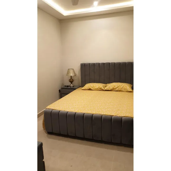 stylish%20poshish%20double%20bed%20made%20with%20metal%20frame,%20furniture%20factory%20-%20Image%202