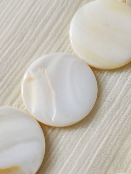 3,%204,%207,%2011,%2012,%2015,%2025pcs%20Natural%20Flat%20Round%20White%20Mother%20of%20Pearl%20Sea%20Shell%20Beads%20for%20Crafting%20-%20DIY%20Crafting%20Elegant%20Jewelry%20Making%20Supplies%20-%20Image%203