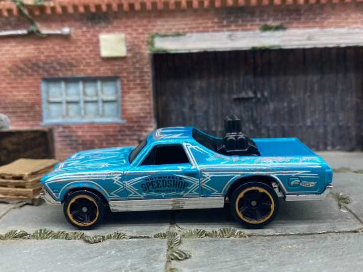Original%20Hot%20Wheel%2068%20EL%20Camino%20Car%20ROD%20SQUAD%203/5%20Made%20Of%20Metal%20For%20Kids%20&%20Collectors%20-%20Image%207