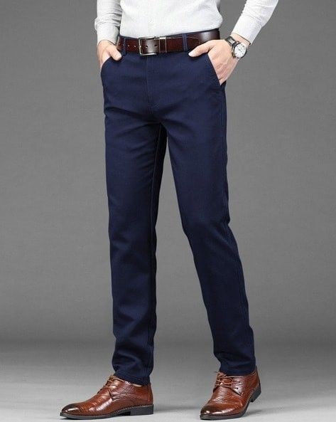 Men%E2%80%99s%20Fashion%20Cotton%20Pants%20%E2%80%93%20Trendy%20Casual%20Pants%20for%20Modern%20Look%20-%20Image%202