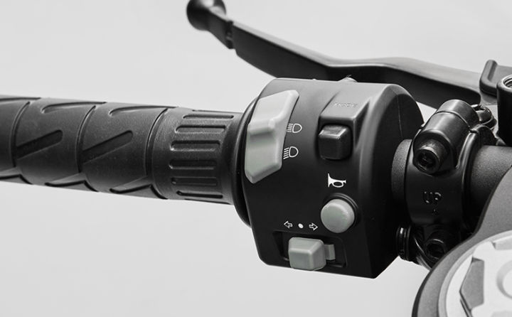 300%20SR%20Sport%20Bike%20-%20Image%206