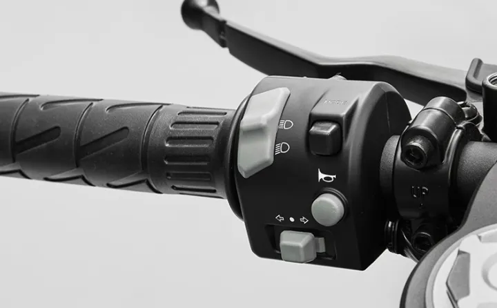 300%20SR%20Sport%20Bike%20-%20Image%206