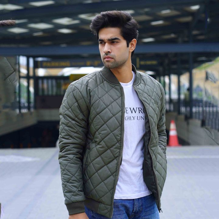 Men's%20Quilted%20Green%20Bomber%20Jacket%20-%20Stylish%20&%20Lightweight%20Winter%20Wear%20-%20Image%205