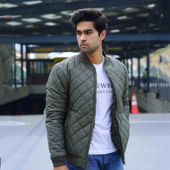 Men's%20Quilted%20Green%20Bomber%20Jacket%20-%20Stylish%20&%20Lightweight%20Winter%20Wear%20-%20Image%205