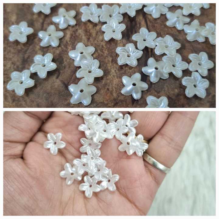 100%20Pcs%20Acrylic%20Flower%20Caps%20off%20White%20Color%20Pearl%20flowers%20beads%20With%20Holes%2010%20mm%20-%20Image%202