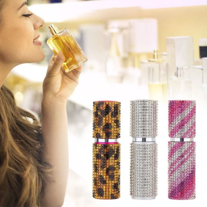 Portable Fine Mist Perfume Refill Bottle Diamond-Encrusted Atomizer Refillable Sprayer Sub-Bottling Mini Cosmetic Containers Atomizer Travel