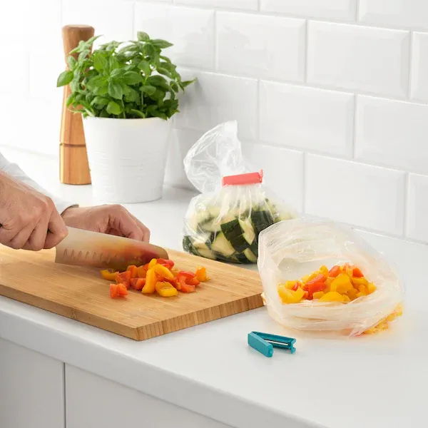 IKEA%20BEVARA%20Sealing%20clip,%20set%20of%2030,%20mixed%20colours.%20Sizes:%2020%20pcs%206%20cm%20long%20and%2010%20pcs%2011%20cm%20long.%20-%20Image%204