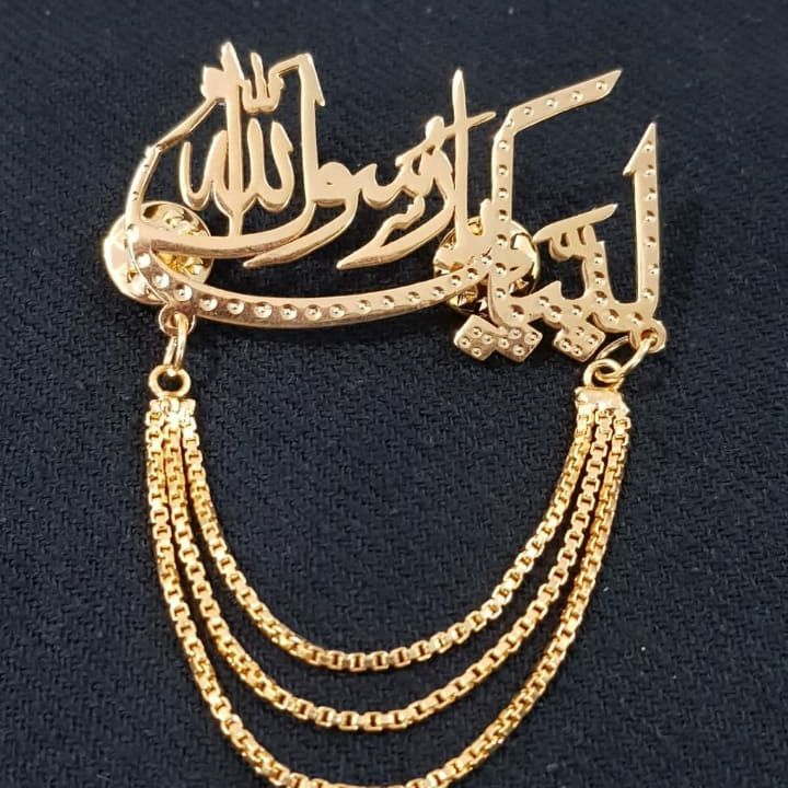 Labaik Badge Golden Antique (TLP)