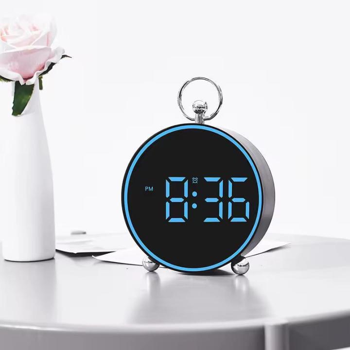 Retro-Style%20Digital%20LED%20Alarm%20Clock%20with%20Temperature%20and%20Date%20Display%20-%20Image%202