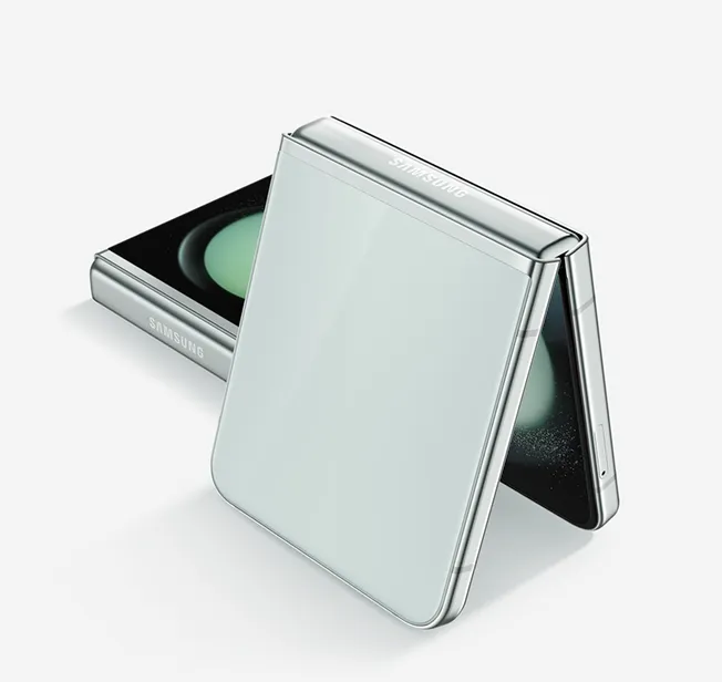 Samsung%20Galaxy%20Z%20Flip%205%20-%206.7"%20Inch%20Display%20-%208GB%20RAM%20-%20256GB%20&%20512GB%20ROM%20-%20Image%203