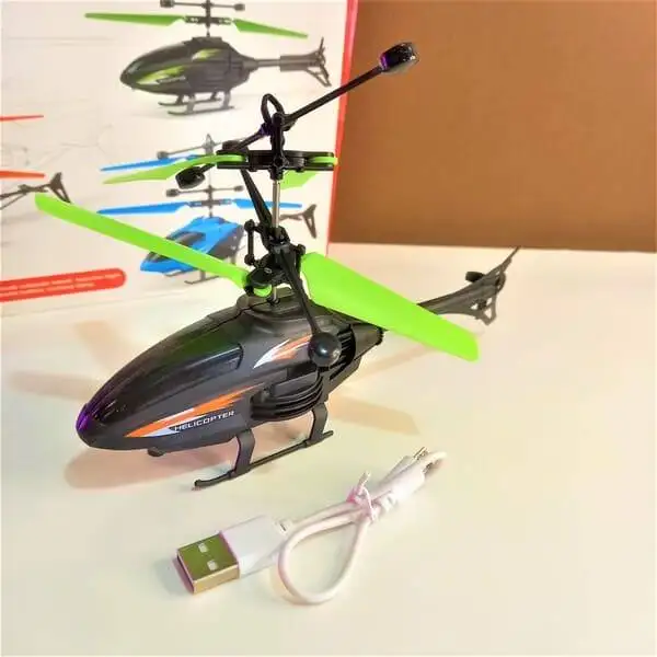 Hand%20Induction%20Control%20Flying%20Helicopter%20Toy%20with%20Infrared%20Sensor,%20USB%20Charger%20and%20Flashing%20Light%20for%20Kids%20-%20Image%206