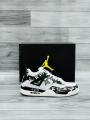 Nike air Jordan 4 LV. 
