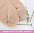There are middle-aged and elderly women's cotton bottom stockings in the tube mother's socks mother-in-law summer thin belt heels wear-resistant flesh-colored socks. 