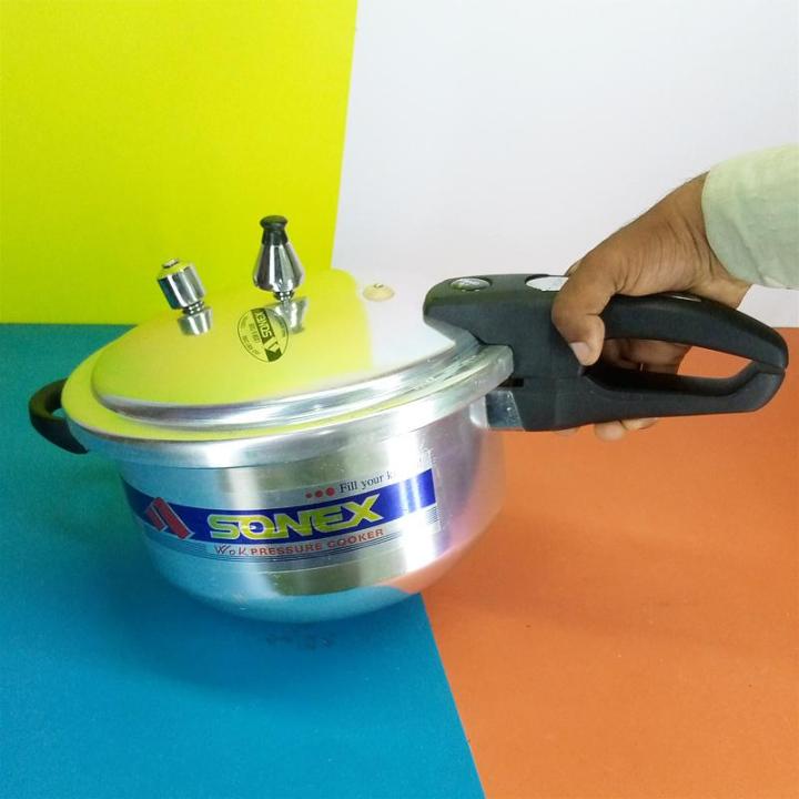 Sonex%20Karahi%20Pressure%20Cooker%20&%20Wok%20-%20Heavy%20Weight%20Aluminum%20-%205L%20to%2011L%20Size%20%7C%20Multi-Function%20Cooker%20%7C%20For%20Frying,%20Cooking,%20Biryani,%20Karahi,%20Steaming%20-%20Image%203