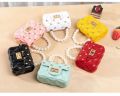 2021 Pearl Handle Mini Bag, Jelly Bag Female Purse Crossbody Girl Bag. 