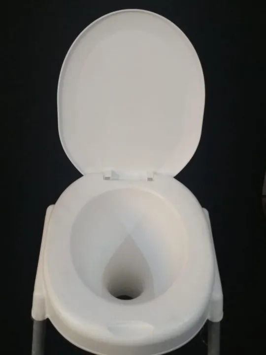 High%20Quality%20Fiber%20Washroom%20Commode%20Chair%20-%20Image%203
