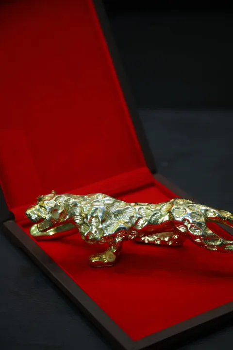 Golden%20Leopard%20For%20Car%20Dash%20board%20-%20Image%203