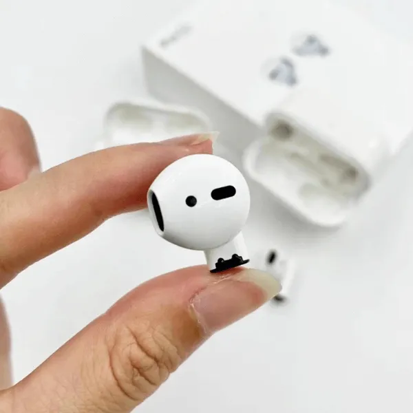 Pro%205s%20Mini%20Original%20Earbuds%20TWS%20with%20Charging%20Case%20for%20Android%20&%20iOS%20Bluetooth%20Headset%20(Black%20&%20White,%20True%20Wireless)%20-%20Image%205