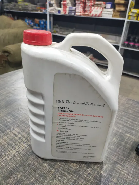 Honda%20Genuine%20SP%200W-20%20Engine%20Oil%20%E2%80%93%203.7L%20%7C%20Fully%20Synthetic%20%7C%20Fuel%20Efficient%20%7C%20For%20Petrol%20Engines%20-%20Image%204