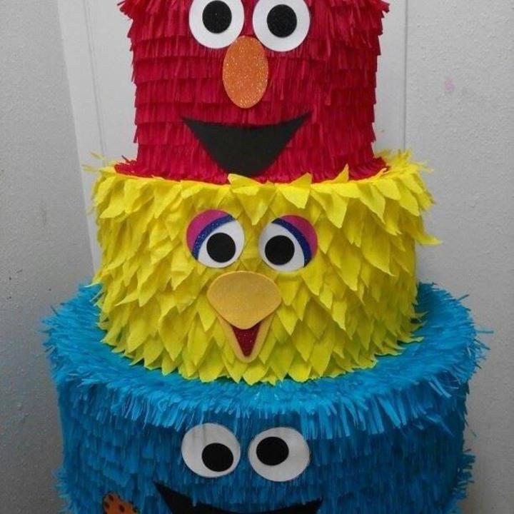Customized Face Cake Pinatas