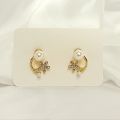 Pair of Earrings | Pearl and Gold Imitation | Stylish Jewellery for Women | Gifts | Accessories. 