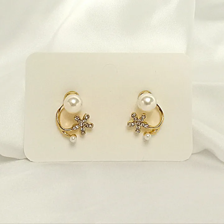 Pair%20of%20Earrings%20%7C%20Pearl%20and%20Gold%20Imitation%20%7C%20Stylish%20Jewellery%20for%20Women%20%7C%20Gifts%20%7C%20Accessories%20-%20Image%204