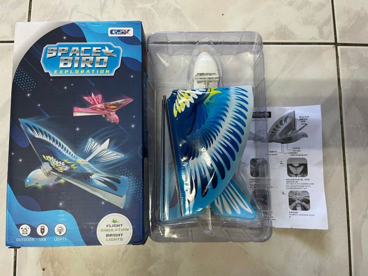 PREMIUM%20QUALITY%20FLYING%20BIRD%20%7C%20MAGIC%20FLYING%20BIRD%20TOY%20%7C%20%20Electric%20Hand-Thrown%20Flying%20Bird%20Toy%20with%20USB%20Charging%20-%20Stunt%20Glowing%20Flapper%20for%20Space%20Adventures%20%7C%20FLYING%20BIRD%20PHYSICAL%20WALKING%20TOYS%20FOR%20KIDS%20DAVINCI%20DESIGN%20WATER%20PROOF%20%7C%20ByteExpress%20-%20Image%203