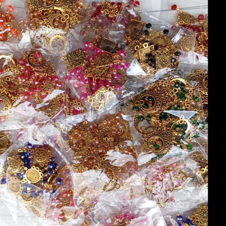 4%20Fancy%20Tassels%20%E2%80%93%20Perfect%20for%20dupatta%20borders,%20shirts,%20and%20other%20creative%20craft%20projects.%20-%20Image%207