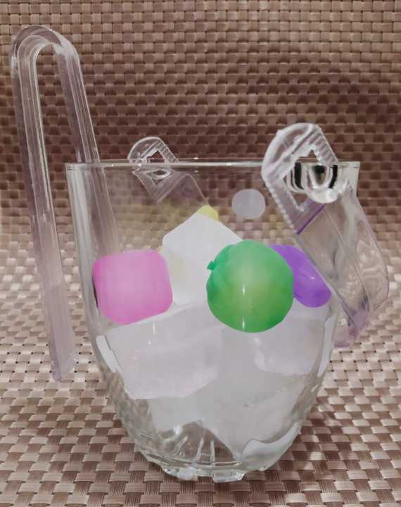 Glass%20Ice%20Bucket%20with%20Transparent%20Plastic%20Tong%20-%20Image%208