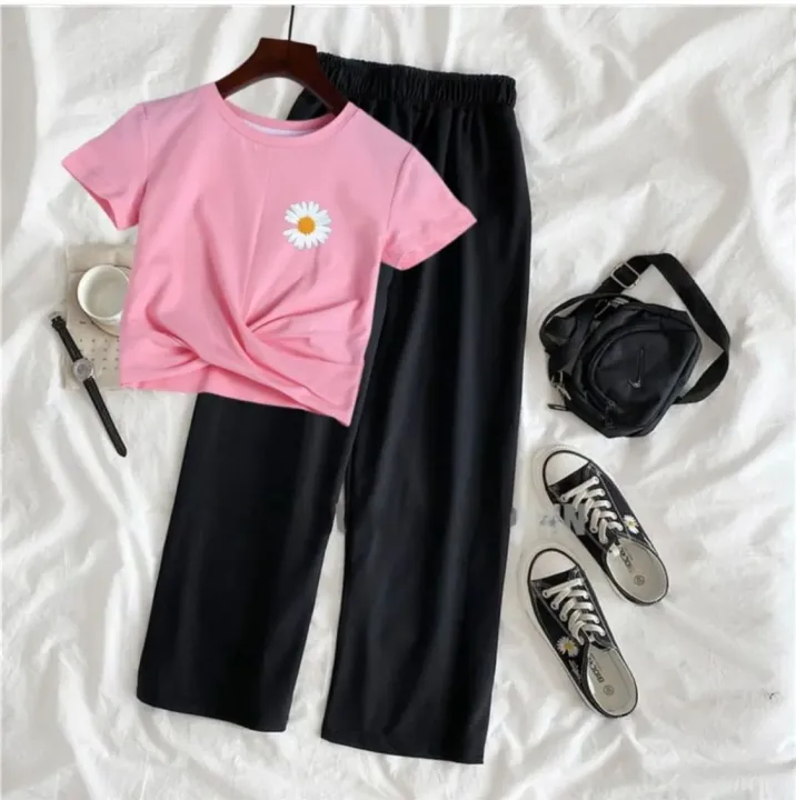 Summer%20Soft%20And%20Comfy%20Casual%20Suit%20Half%20Sleeve%20Tshirt%20And%20Flapper%20Trouser%20combo%20For%20Women%20And%20Girls%20-%20Image%204