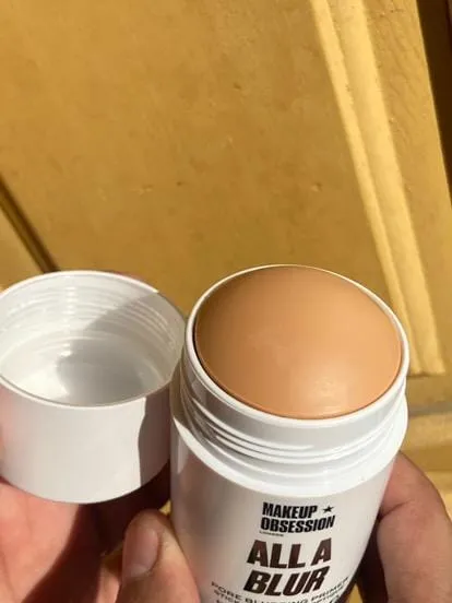 Makeup%20Obsession%20All%20A%20Blur%20Pore%20Blurring%20Primer%20Stick:%20The%20Ultimate%20Primer%20for%20Flawless%20Makeup%20Application%20%20If%20you're%20searching%20for%20the%20perfect%20primer%20that%20ensures%20your%20makeup%20lasts%20all%20day,%20the%20Makeup%20Obsession%20All%20A%20Blur%20Pore%20Blurring%20Primer%20Stick%20is%20a%20-%20Image%208