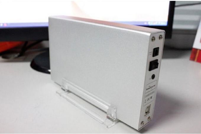 USB%203.0%20Hard%20Disk%20Drive%20Enclosure%20for%203.5%20SATA%20HDD%20-%20Image%204