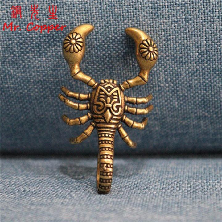 Solid Brass Scorpion Mini Statue Handmade Car Key Chain Ornaments Crafts Copper Vintage Miniatures Figurines Desk Decoration