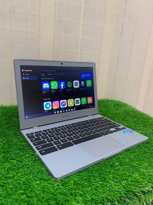 SAMSUNG CHROMEBOOK 4 | 4GB RAM DDR4 | 16GB SSD EMMC |  INTEL CELERON N4000 PROCESSOR |11.6" SCREEN | PLAYSTORE  SUPPORTED  |  Update 2029