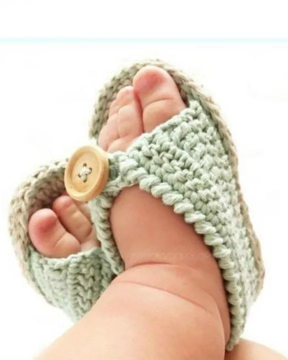Top%20Button%20Style%20Woolen%20Handmade%20Crochet%20Baby%20Summer%20Sandal%20-%20Image%203