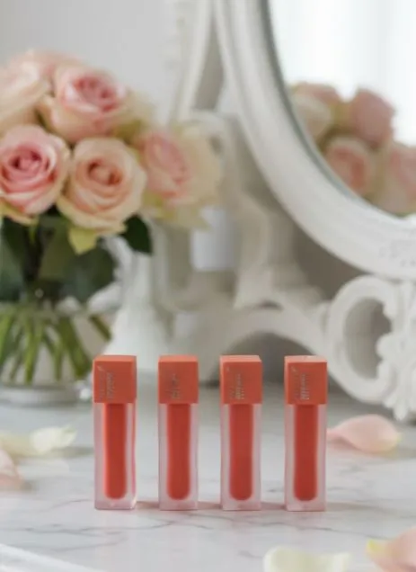 HUDAMOJI%201%20PC%20Matte%20Lip%20Gloss%20Shiny,%20Moisturizing%20&%20Non-%20Sticky%20Lip%20Gloss%20in%206%20Colors%20/%20Smooth%20&%20Long-Lasting%20Lip%20Gloss%20-%20Image%203