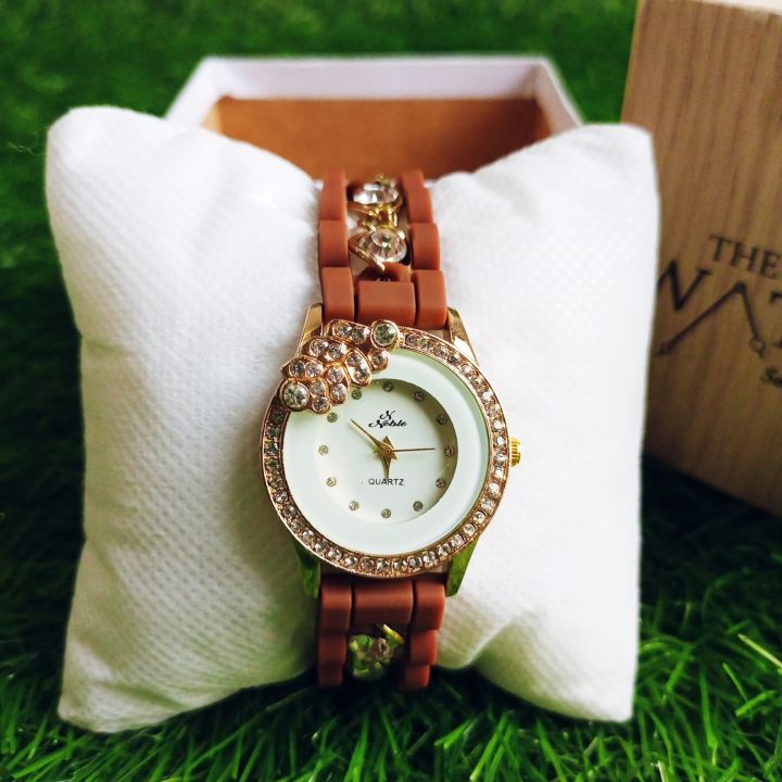 Stylish%20Fashion%20Watch%20For%20Girls%20&%20Women%20-%20New%20Luxury%20Ladies%20Wrist%20Watch%20-%20Beautiful%20Gift%20For%20Her%20-%20Image%202