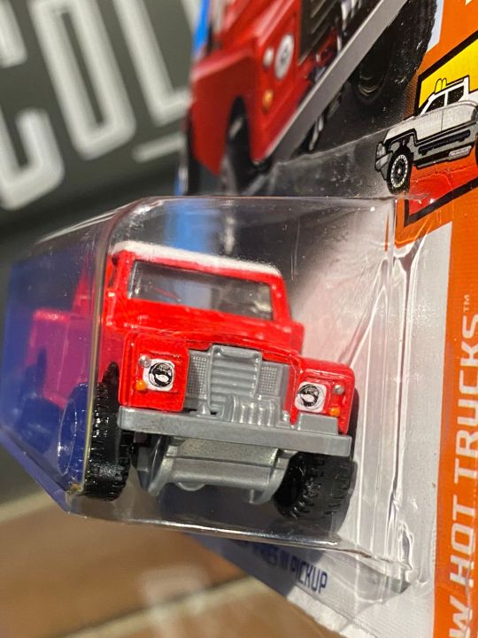 Hotwheels%20Land%20Rover%20Series%20III%20Pickup%20Red%20Diecast%20Metal%20Car%20Toy%20FOR%20KIDS%20111/250%20HW%20Hot%20Trucks%20Series%20-%20Image%202