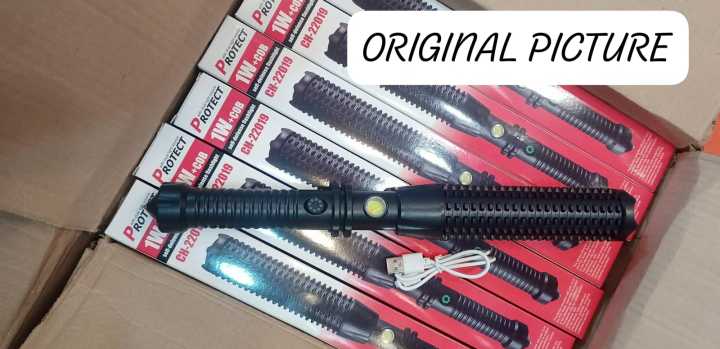 Wolf%20Tooth%20Stick%20Flashlight%20Strong%20Charging%20Light%20-%20Outdoor%20Super%20Bright%20Multi%20Functional%20Telescopic%20Self%20Defense%20and%20glass%20breaker%20Rough%20and%20Tough%20Quality%20-%20Image%208