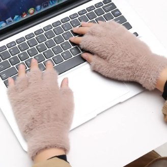 Girls%20Soft%20Half%20Finger%20Gloves%20Plush%20Fingerless%20Gloves%20-%20Image%203