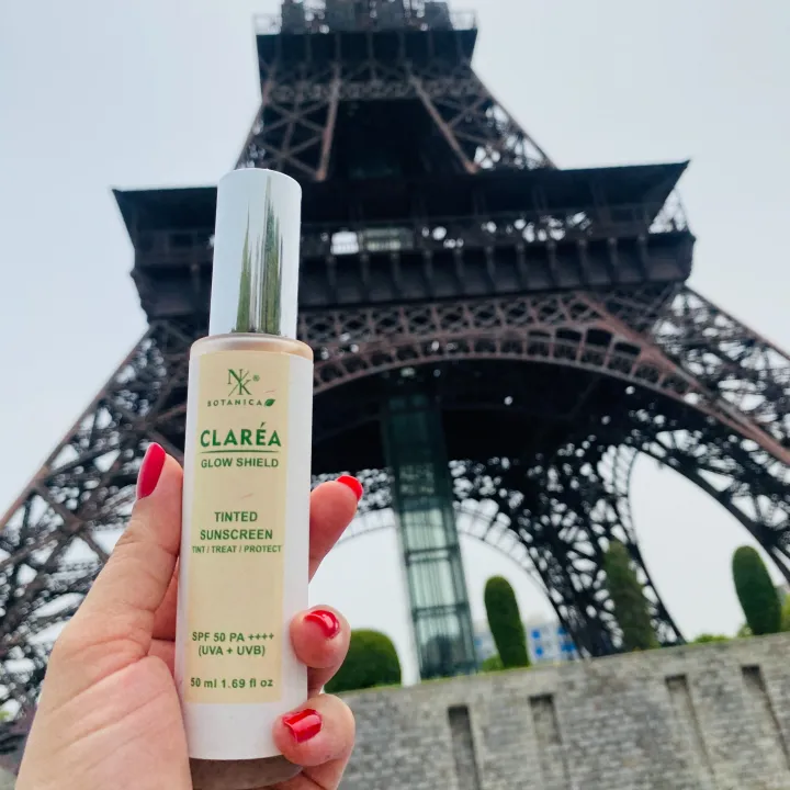 CLAR%C3%89A%20GLOW%20SHIELD%20TINTED%20SUNSCREEN%20-%20Image%203