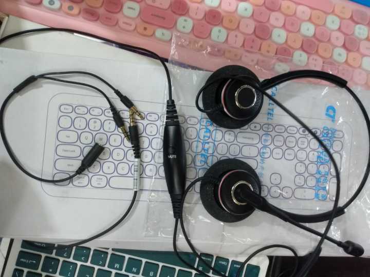 Headphone%20ANC%20mic%20-%20Image%205