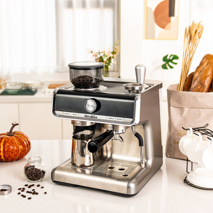 DECAKILA%20KECF010M%20Espresso%20coffee%20machine%20with%20grinder%2015%20bar%20powerful%20pressure%20pump%201350W%20-%20Image%204
