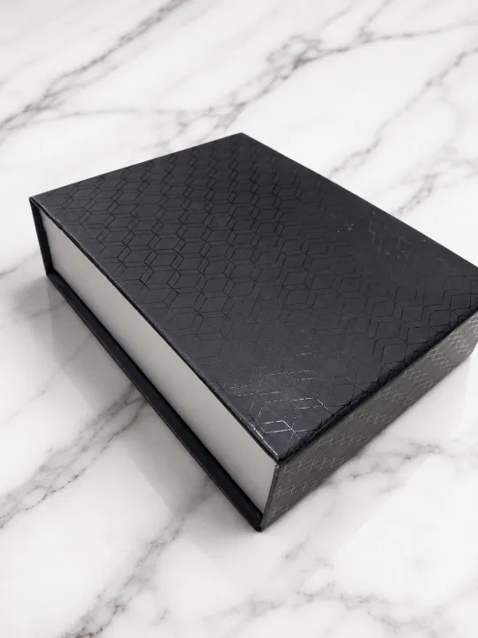 Luxury Magnetic Gift Box for Perfume & Premium Packaging | Satin ...