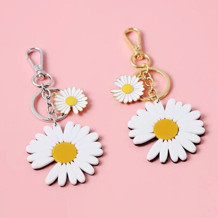 %E3%80%90Happytree%E3%80%91%20White%20Daisy%20Keychain%20Fashion%20Alloy%20Flowers%20Keychain%20For%20Women%20Enamel%20Flower%20Charm%20Key%20Chain%20Girl%20Car%20Bag%20Pendant%20Keyring%20Gifts%20-%20Image%202