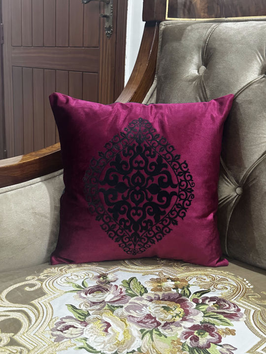 Multicolor%20Square%2016x16%20Luxury%20Velvet%20Cushion%20Cover%20Sets%20with%20Embroidery%20Slick%20with%20Side%20Zip%20-%20Image%206