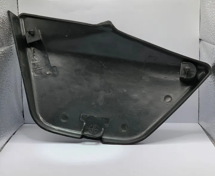 Suzuki%20GS150%20side%20cover%20/%20Right%20Side%20cover%20for%20Suzuki%20GS150cc%20/%20Suzuki%20GS150%20(Special%20edition)%20side%20cover%20-%20Image%205