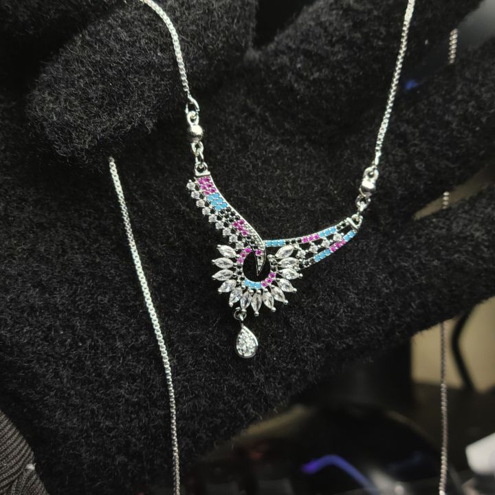 Radiant%20Blossom%20Jewelry%20Set%20%E2%80%93%20Necklace,%20Earrings,%20and%20Bracelet%20-%20Image%203
