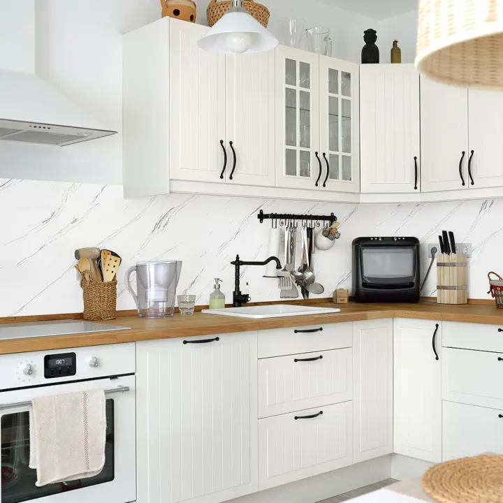 60cm%20%C3%97%20200cm%20Self%20Adhesive%20Black%20/%20White%20,%20Black%20Gold%20Marble%20Sheet%20for%20Kitchen%20-%20Anti%20Oil%20and%20Heat%20Resistant%20Wallpaper%20-%20Image%204